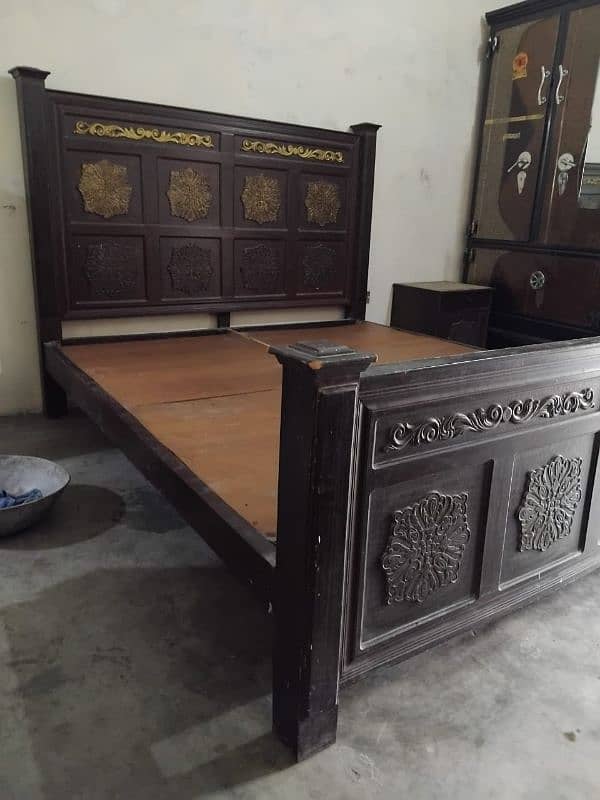 Bed +1 Side Table + Mirror Good Condition 2