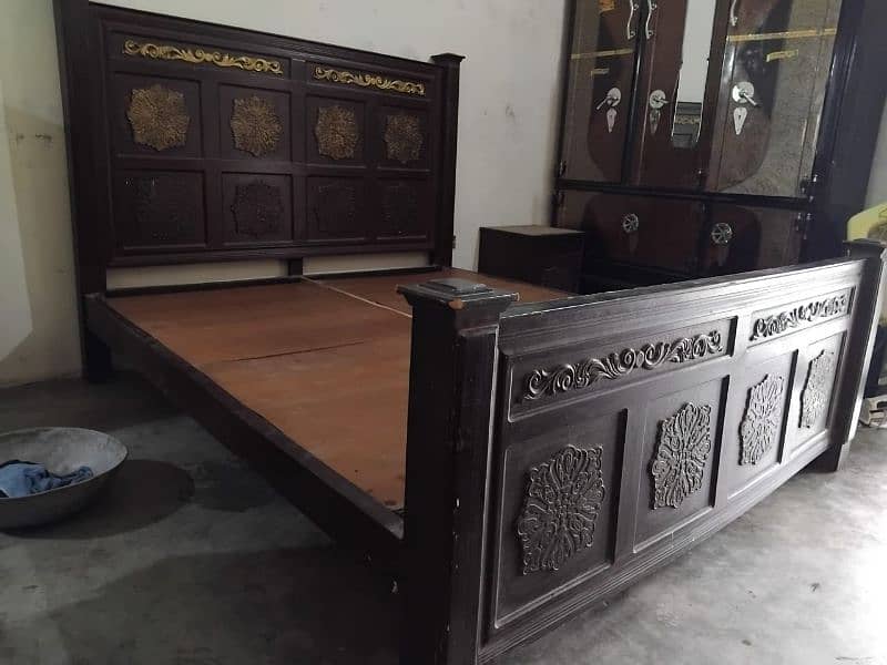 Bed +1 Side Table + Mirror Good Condition 3