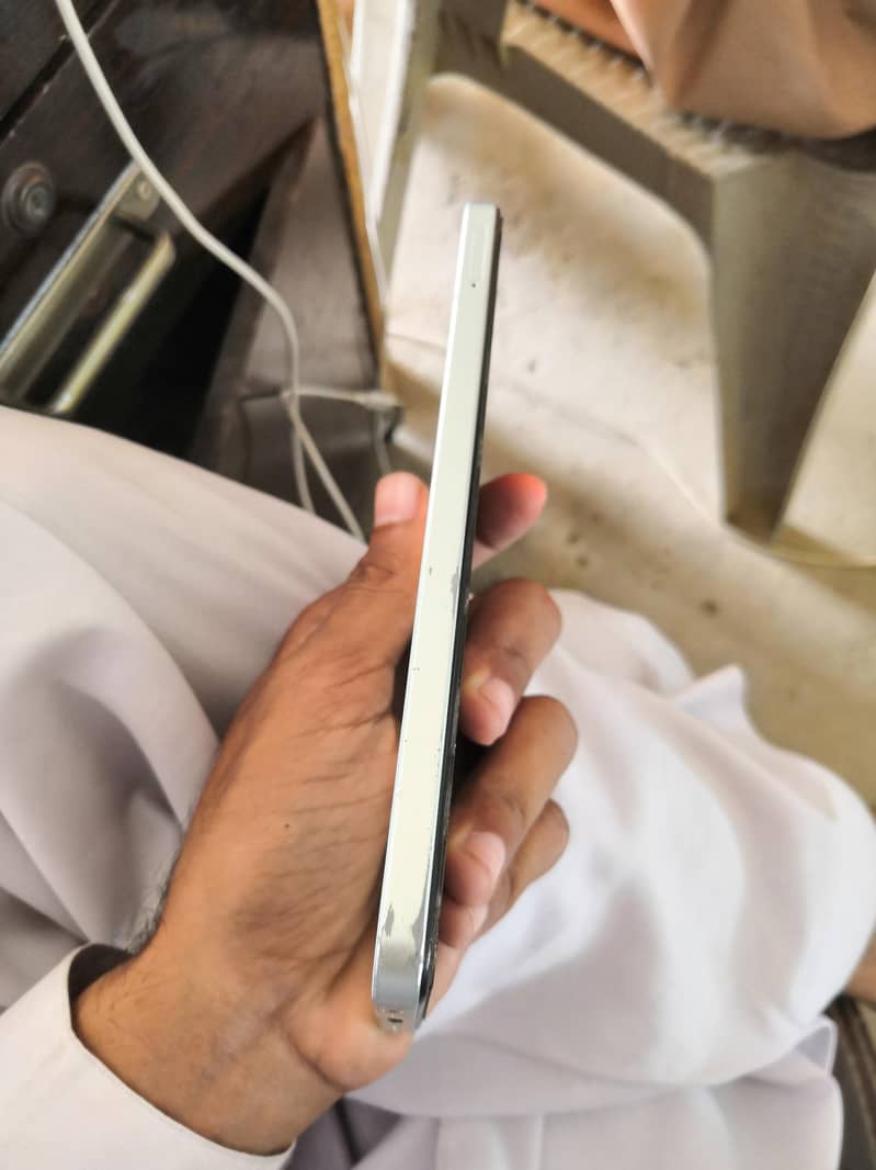 Realme Note 60x 2