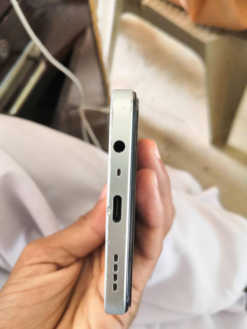 Realme Note 60x 4