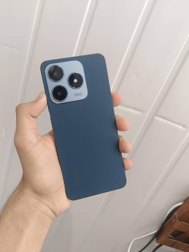 Realme C63 0