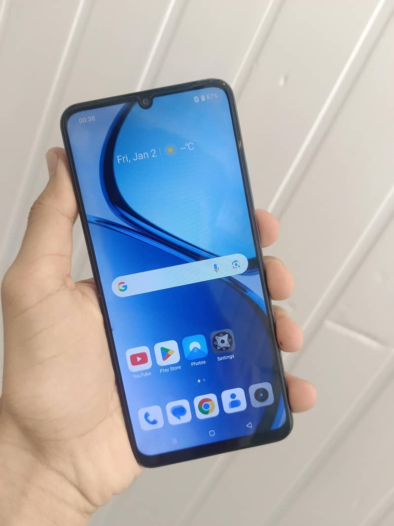 Realme C63 1