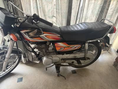 Honda 125 black 2022