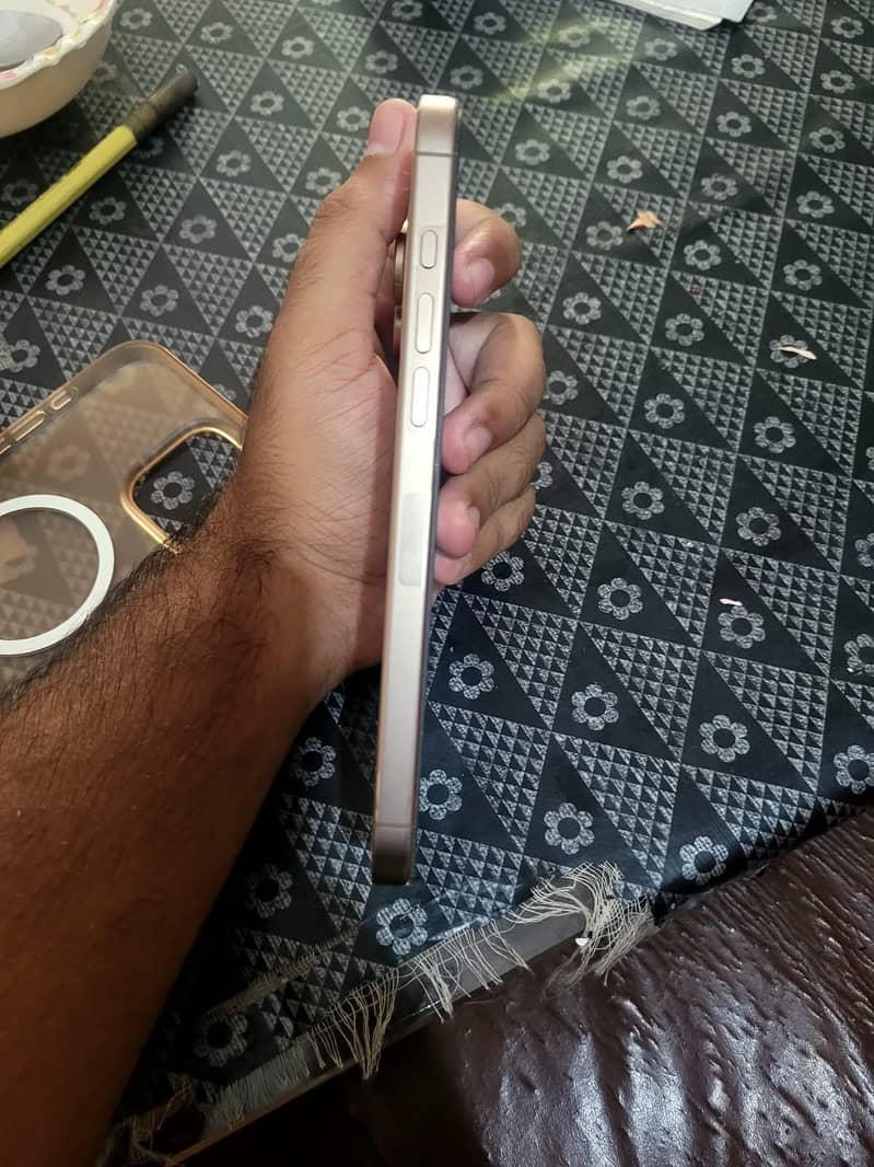 Apple iPhone 16 Pro Max 5