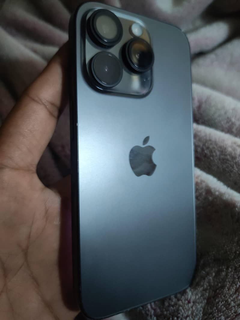 Apple iPhone 15 Pro 0