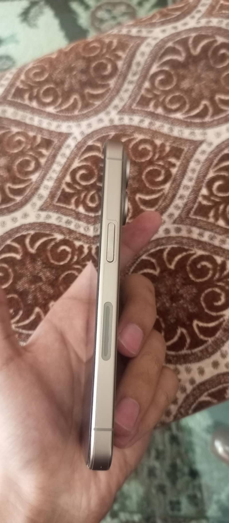 Apple iPhone 15 Pro 4