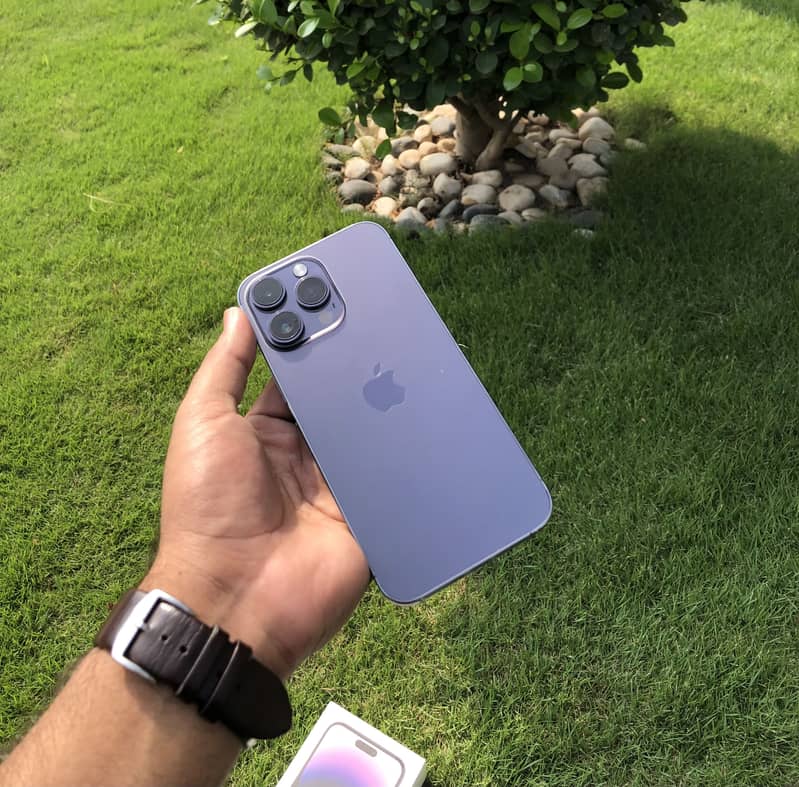 Apple iPhone 14 Pro Max 1