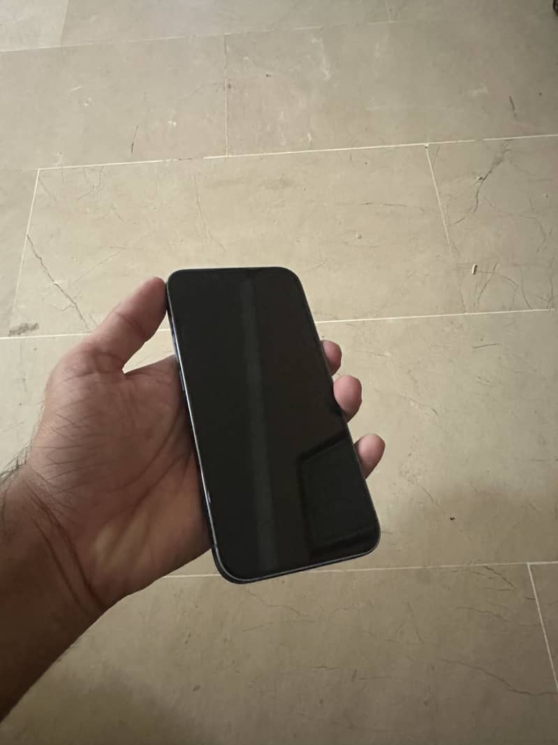 Apple iPhone 14 3