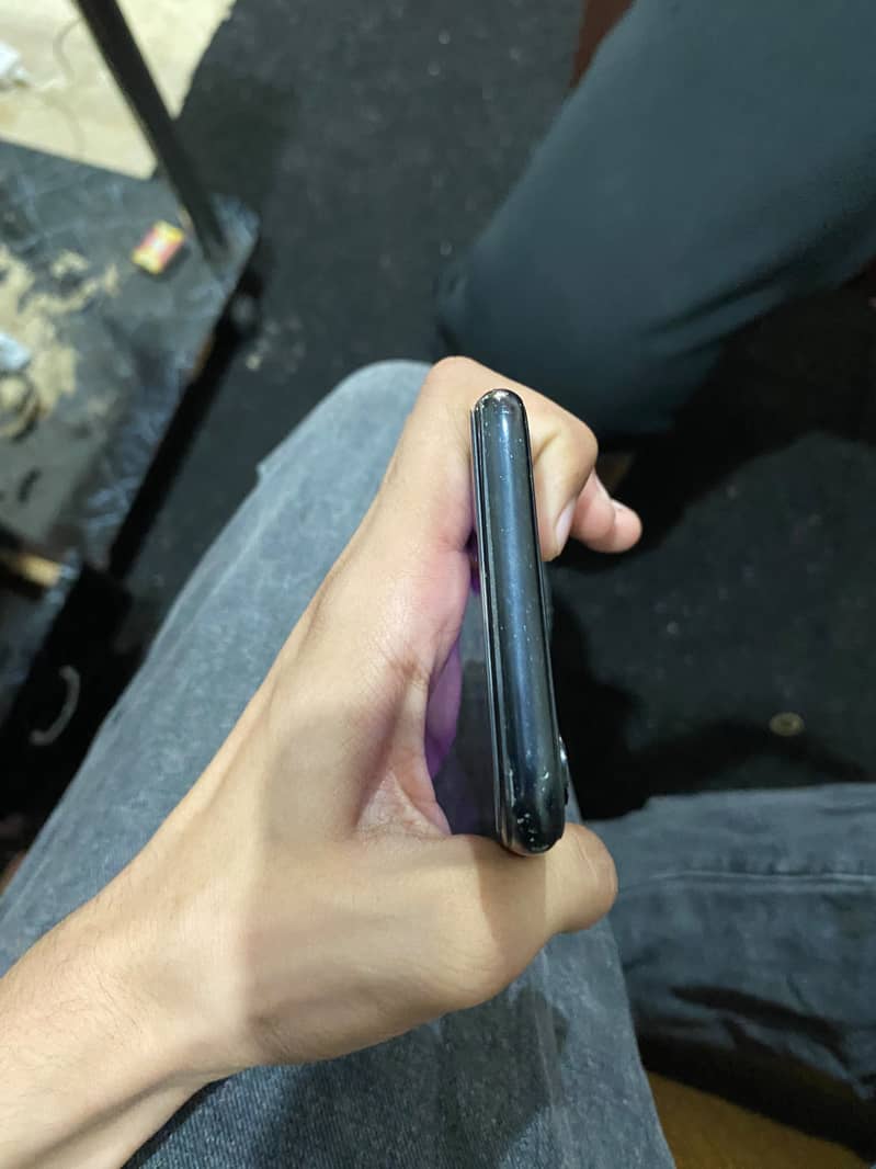 Apple iPhone XR 1