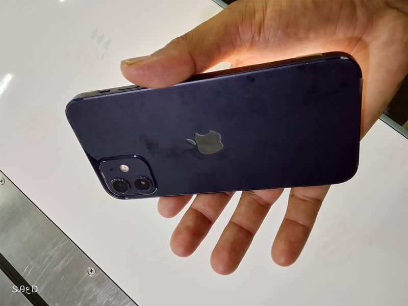 Apple iPhone 12 7