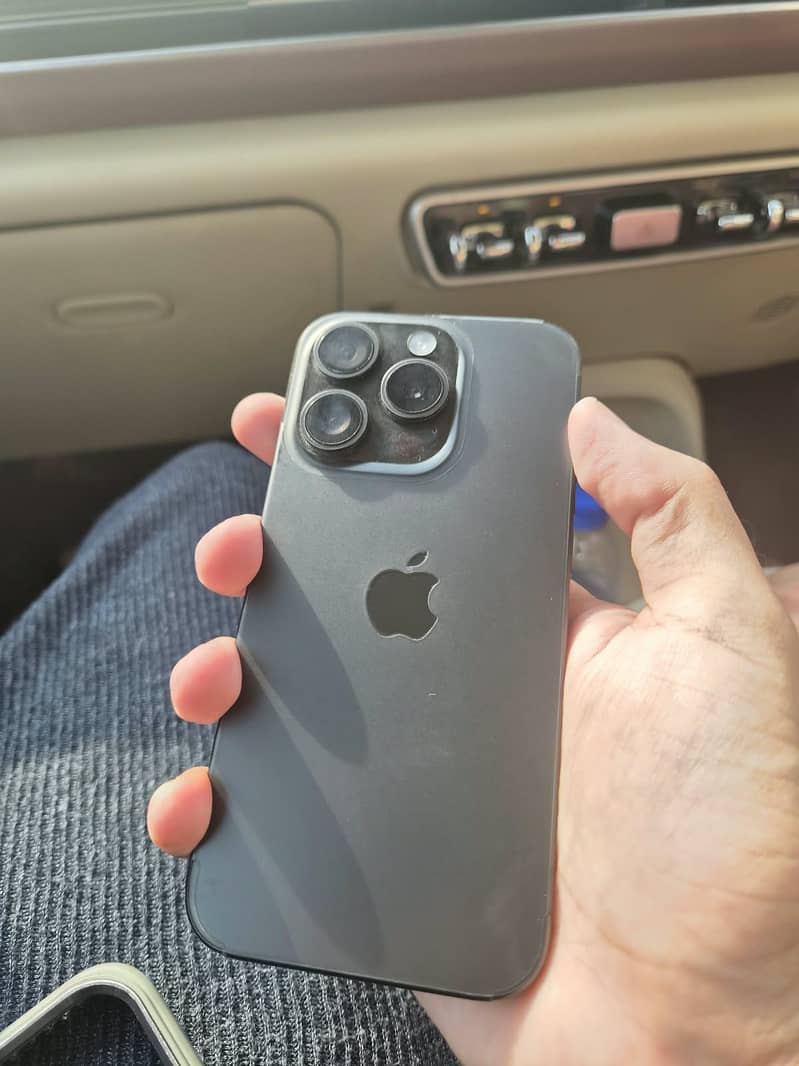 Apple iPhone 15 Pro 0