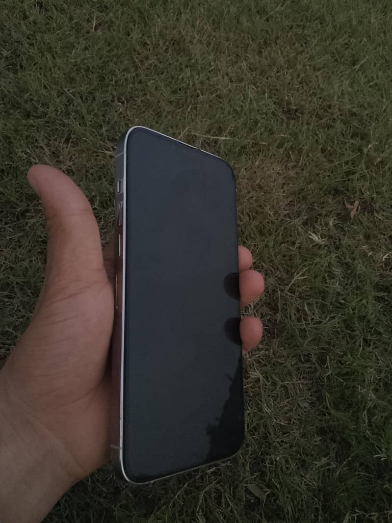 Apple iPhone 13 Pro Max JV 0