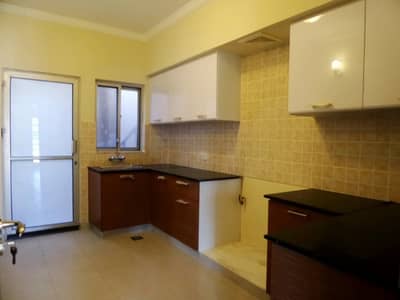 152sq Yd Villa FOR SALE At Precicnt-11A (All Amenities Nearby) Heighted Location Investor Rates