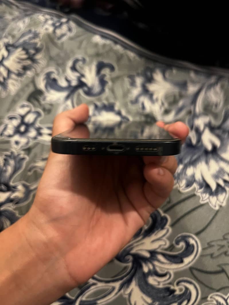 Apple iPhone 13 1