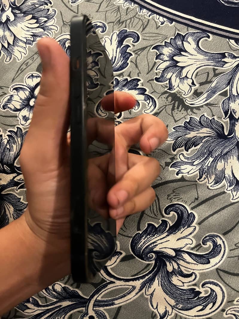 Apple iPhone 13 3