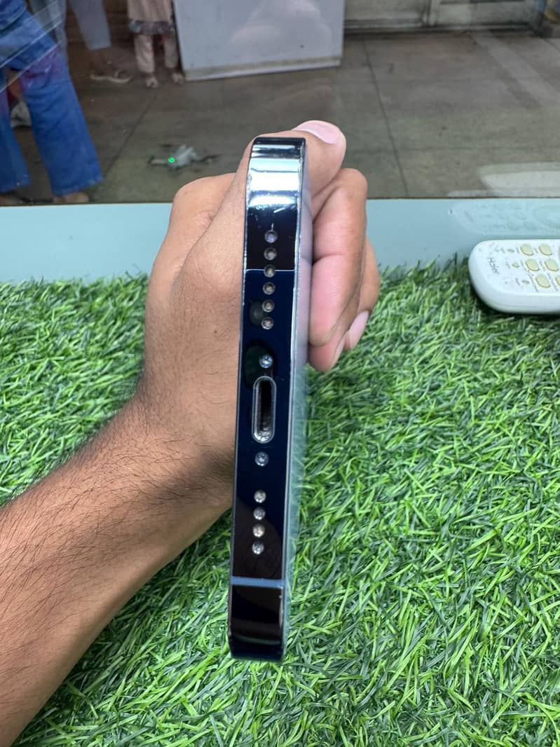 Apple iPhone 13 Pro Max 3