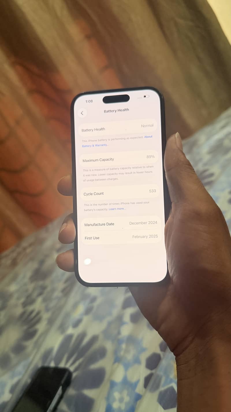 Apple iPhone 16 6