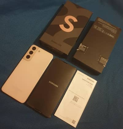 Samsung Galaxy S22 With BOX