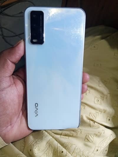 Vivo Y20 Rs 15500