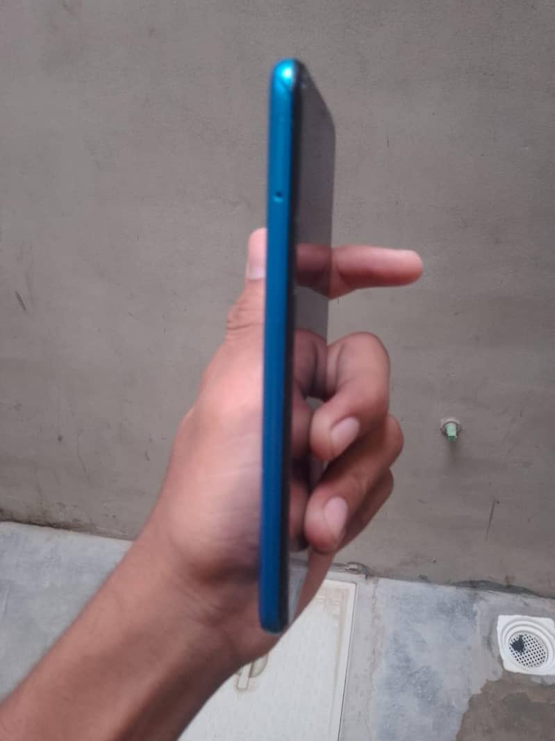 Motorola Moto E7 4