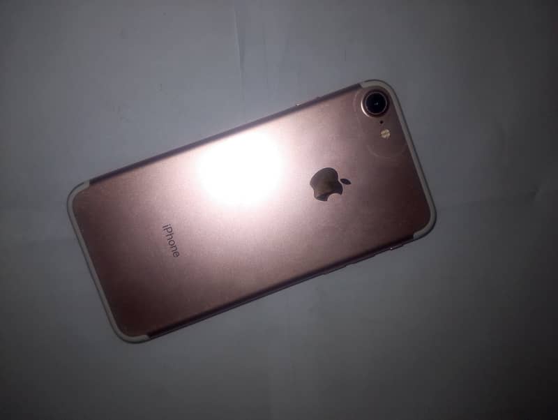 Apple iPhone 7 0