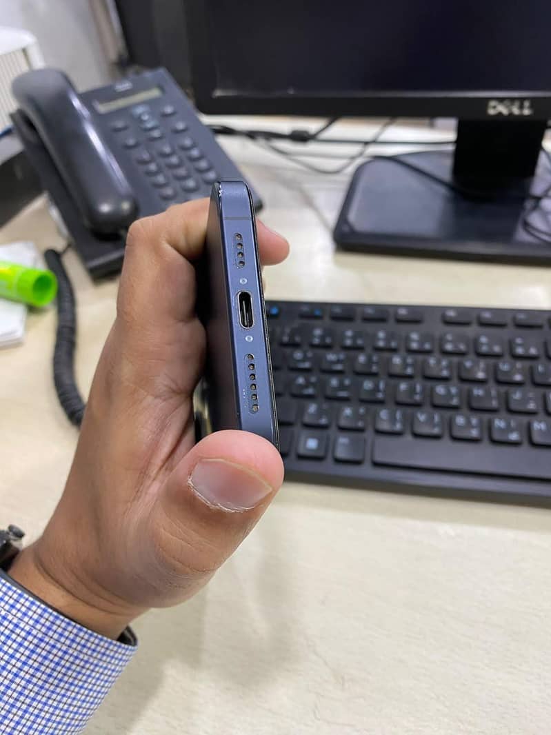Apple iPhone 15 Pro Max 1