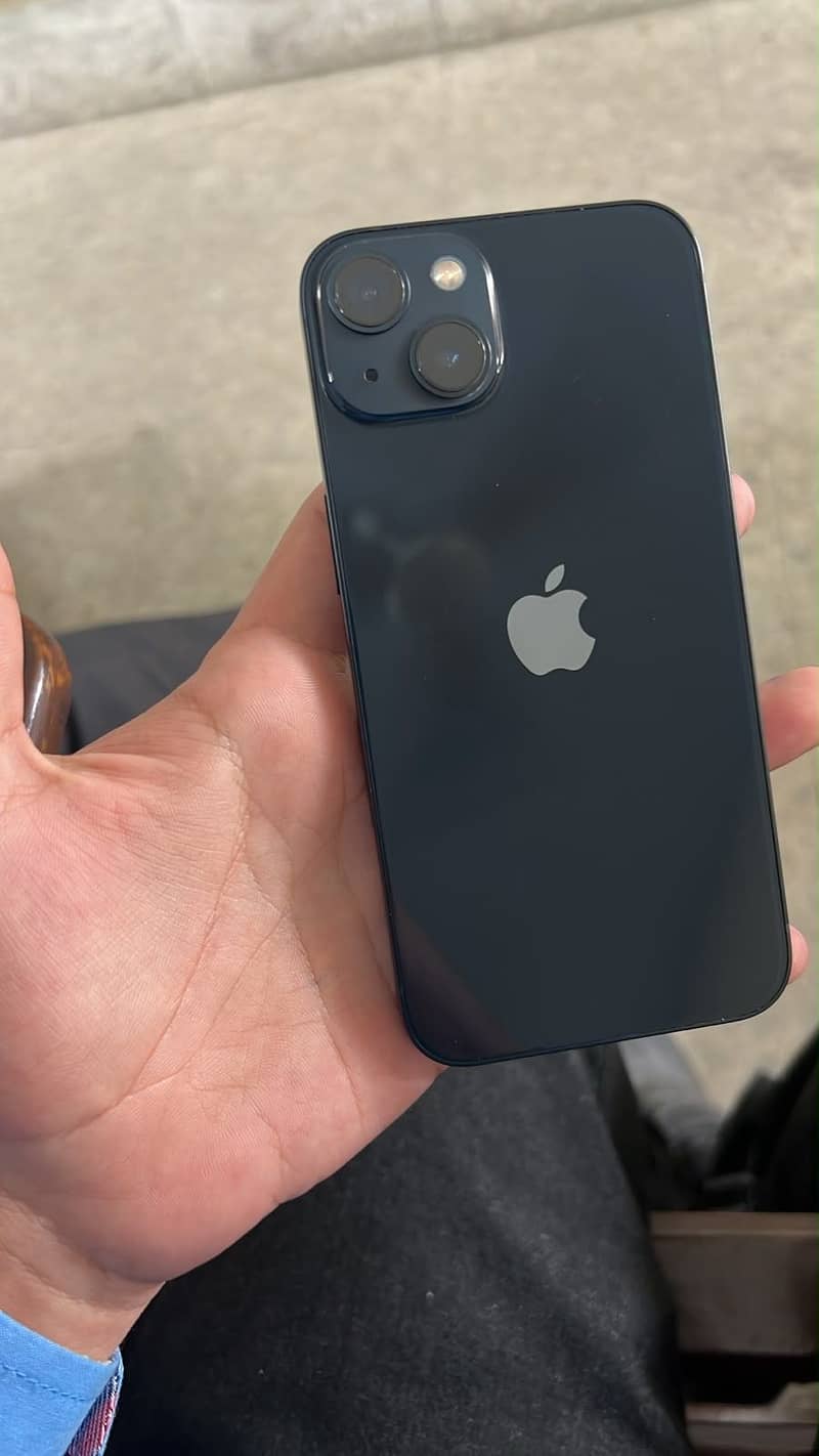 Apple iPhone 13 2