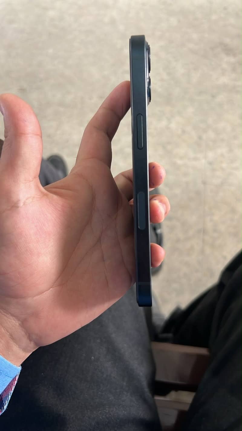 Apple iPhone 13 3