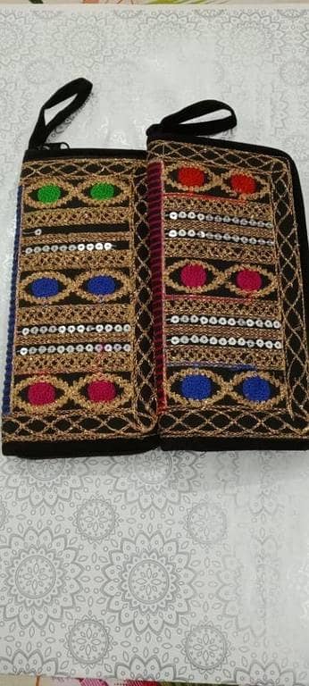 T   Hand clutch for girls