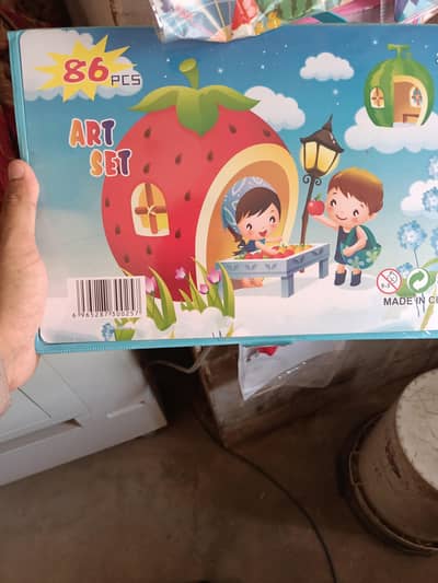 86 Colors Drawing & Coloring Kit