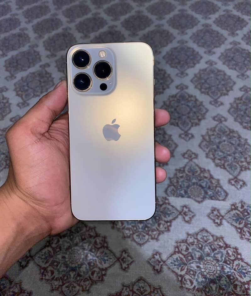 Apple iPhone 13 Pro 3