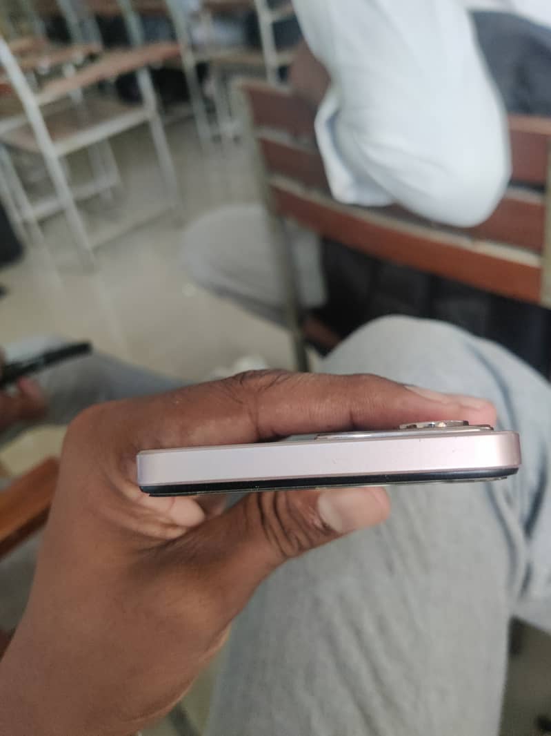 Realme C75x 4