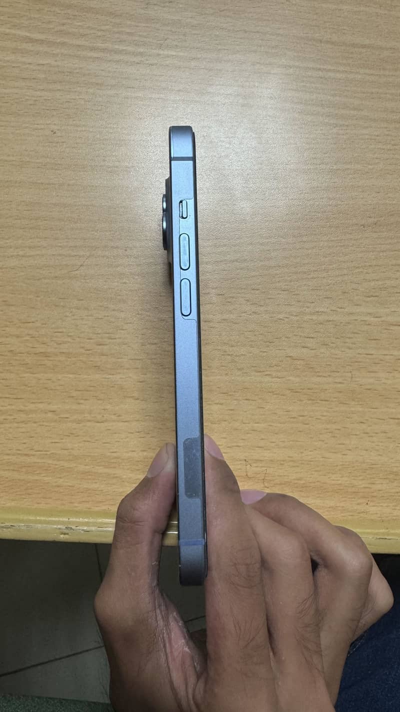 Apple iPhone 14 4
