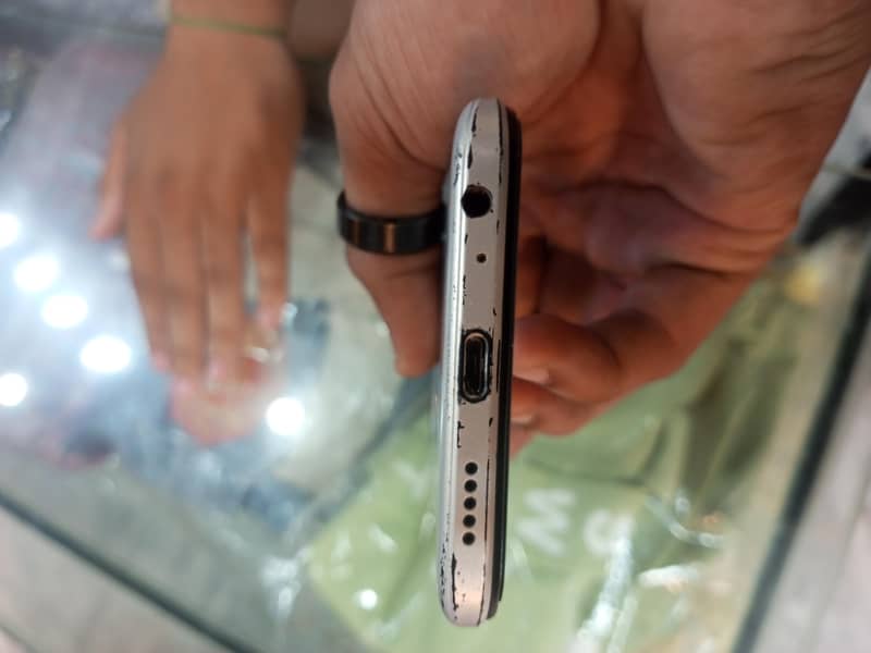 Tecno Spark 8C 3
