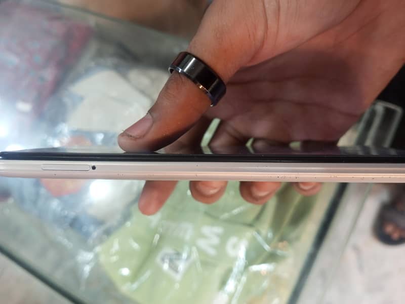 Tecno Spark 8C 4