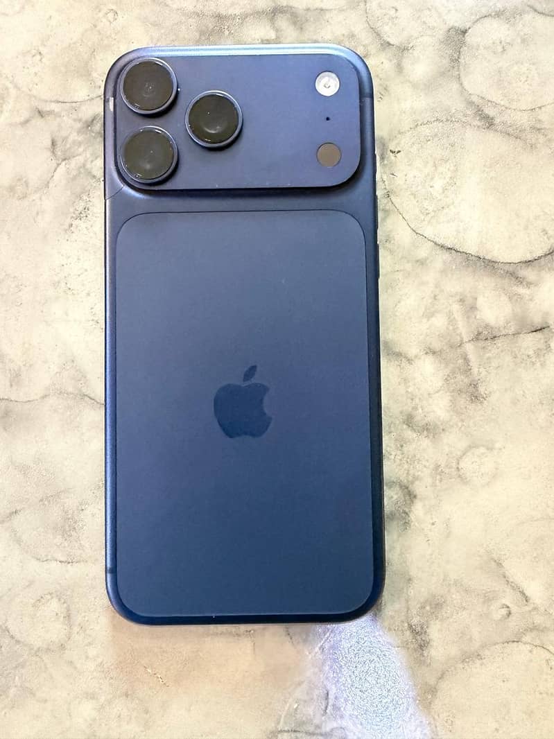 Apple iPhone 17 Pro Max 5
