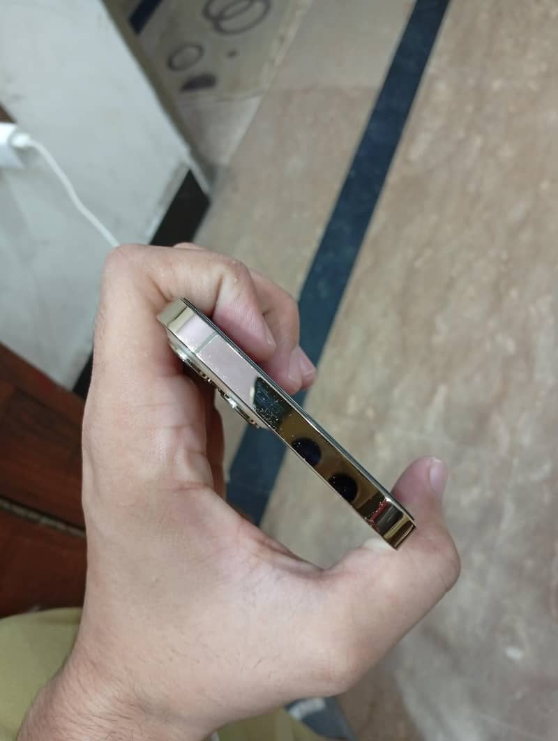 Apple iPhone 12 Pro Max 3
