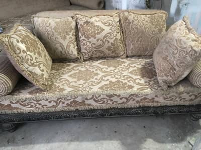 Good condition 7 seater full large size sofa set