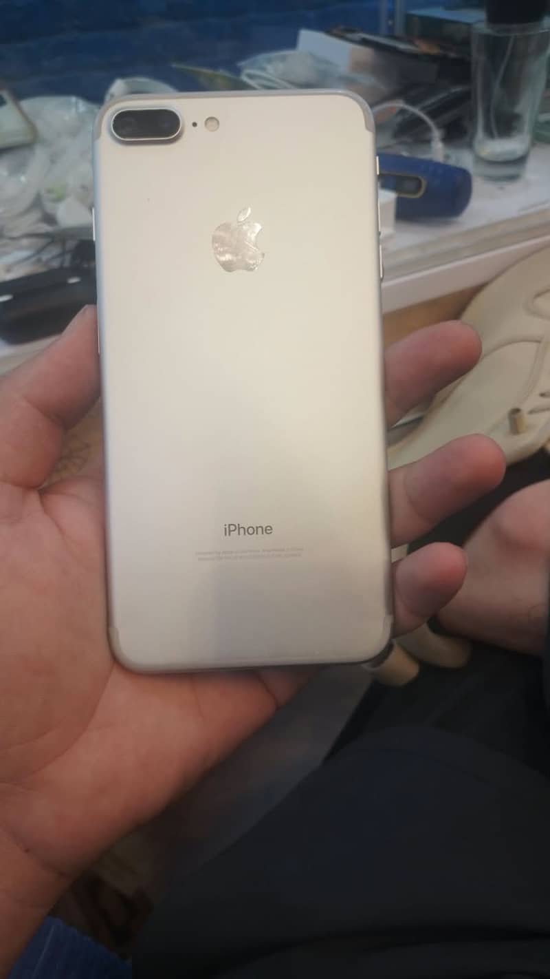 Apple iPhone 7 Plus 0