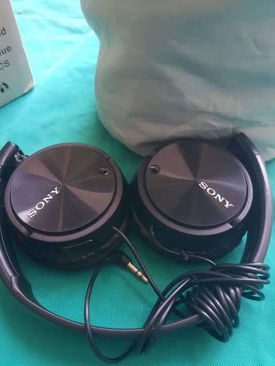 MDR-ZX110 NC, AAA Battery