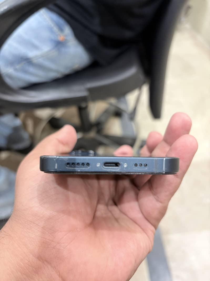 Apple iPhone 13 1