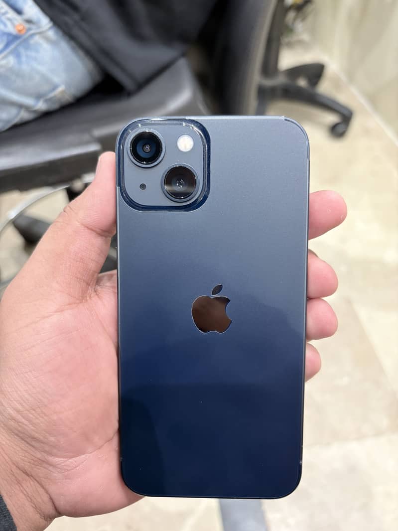Apple iPhone 13 2