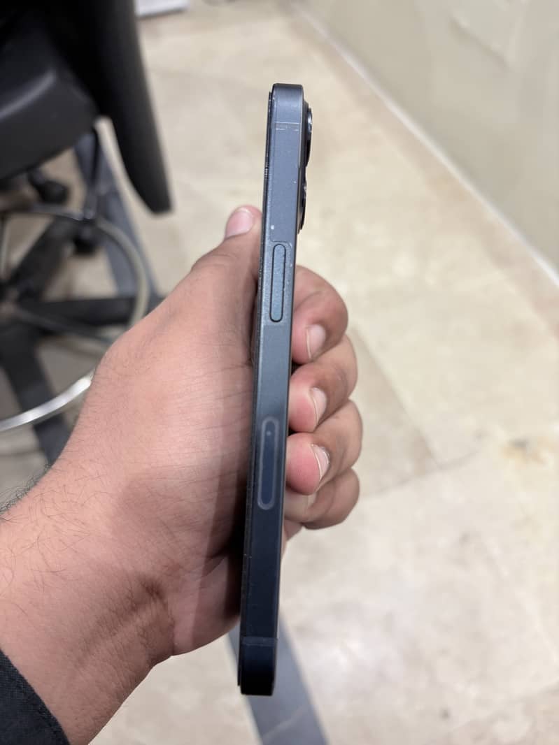 Apple iPhone 13 3