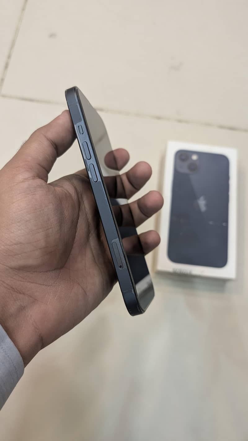 Apple iPhone 13 4