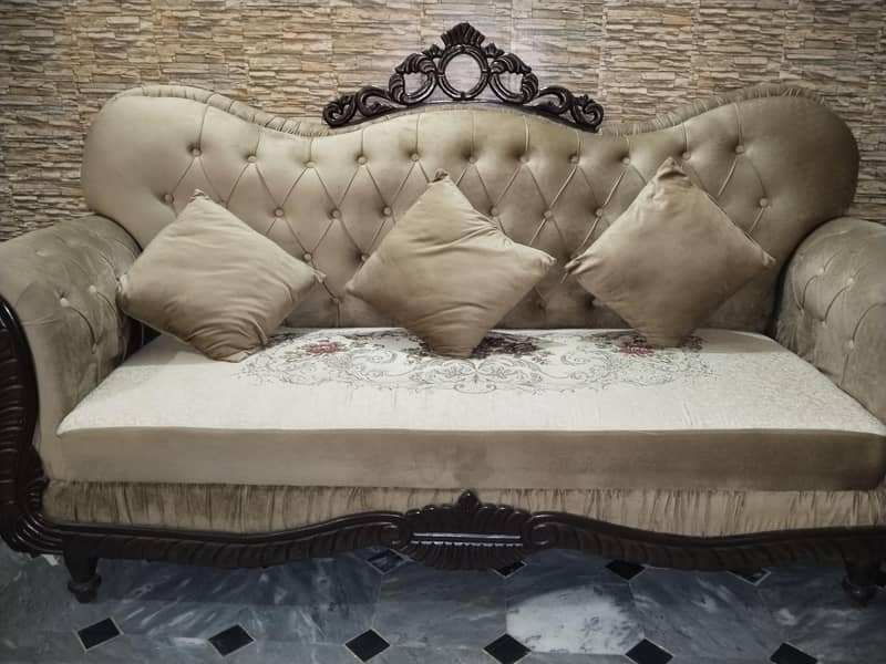 7 seater sofa sell 10/10 condition 0