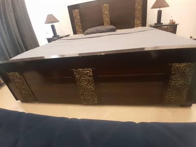 Double bed with 2 side tables (no matress)