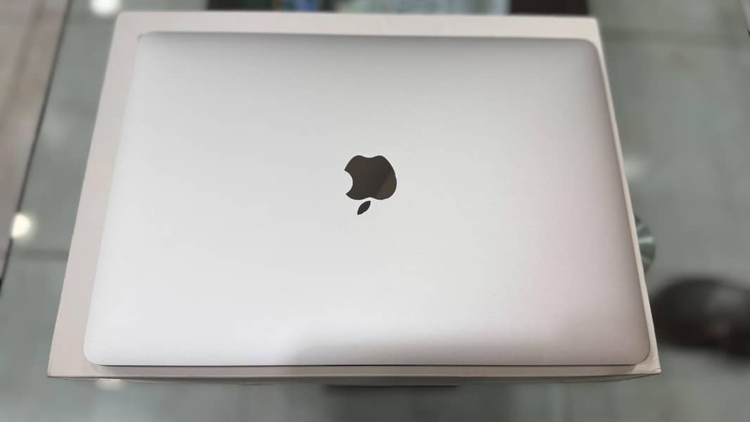 MacBook pro 13-inch 13