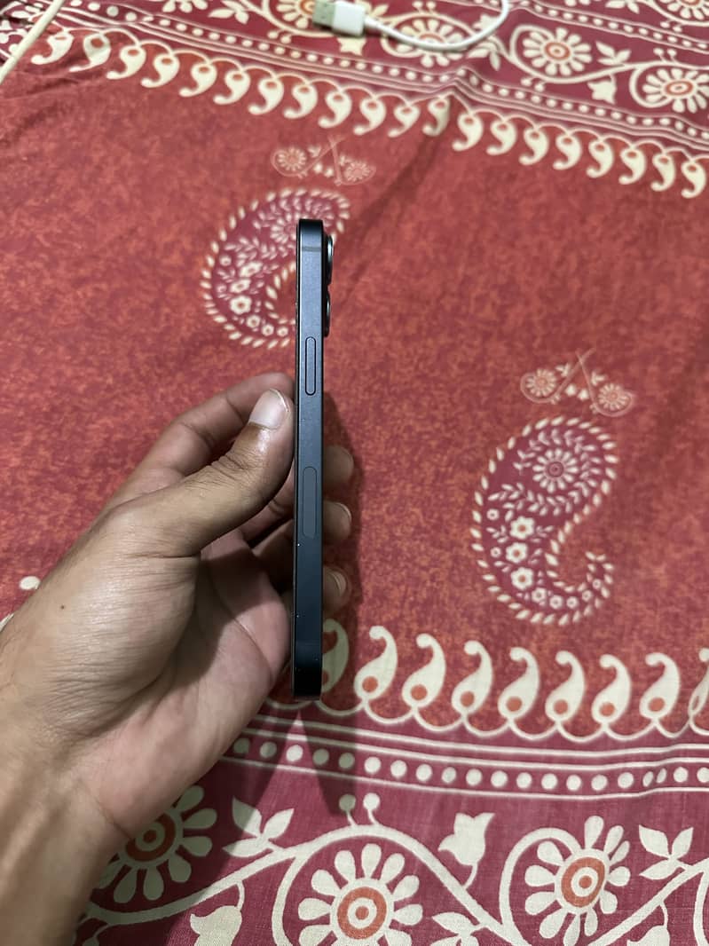 Apple iPhone 13 3