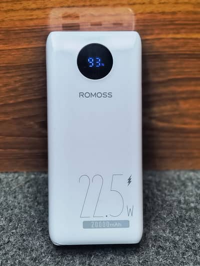 Romoss Power Bank 20000mAh White With Display – Original High Capacity