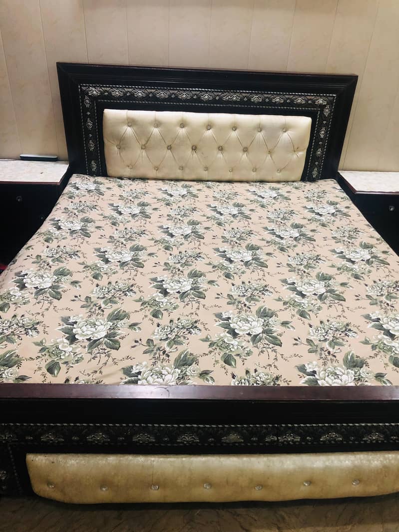 king side bed set with side table and dressing 0